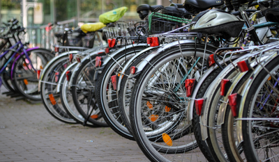 Le problème n'est pas les vélos en libre-service. C'est le manque de parking à vélos