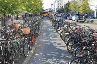Le problème n'est pas les vélos en libre-service. C'est le manque de parking à vélos